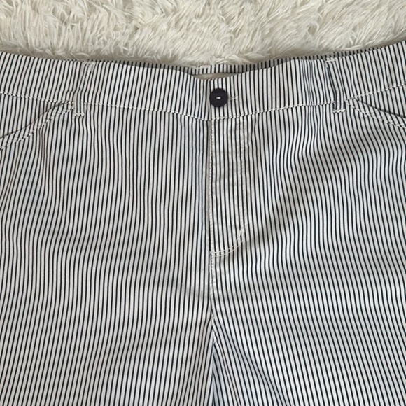 Penningtons White & Blue Striped Shorts - Picture 3 of 9
